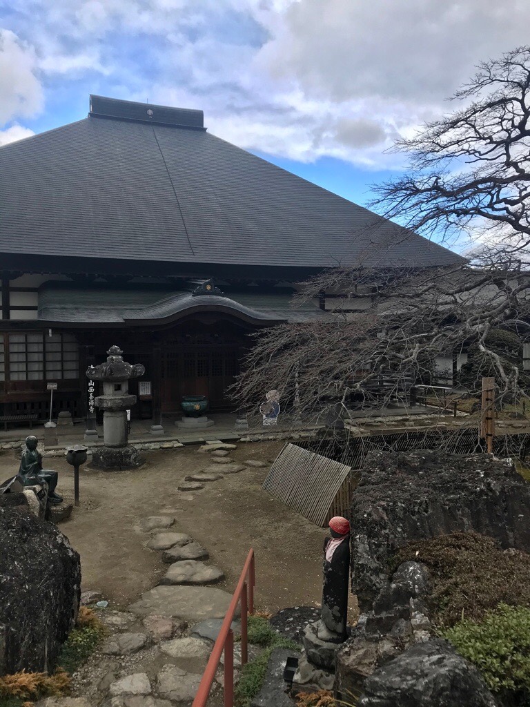 西善寺とコミネカエデ